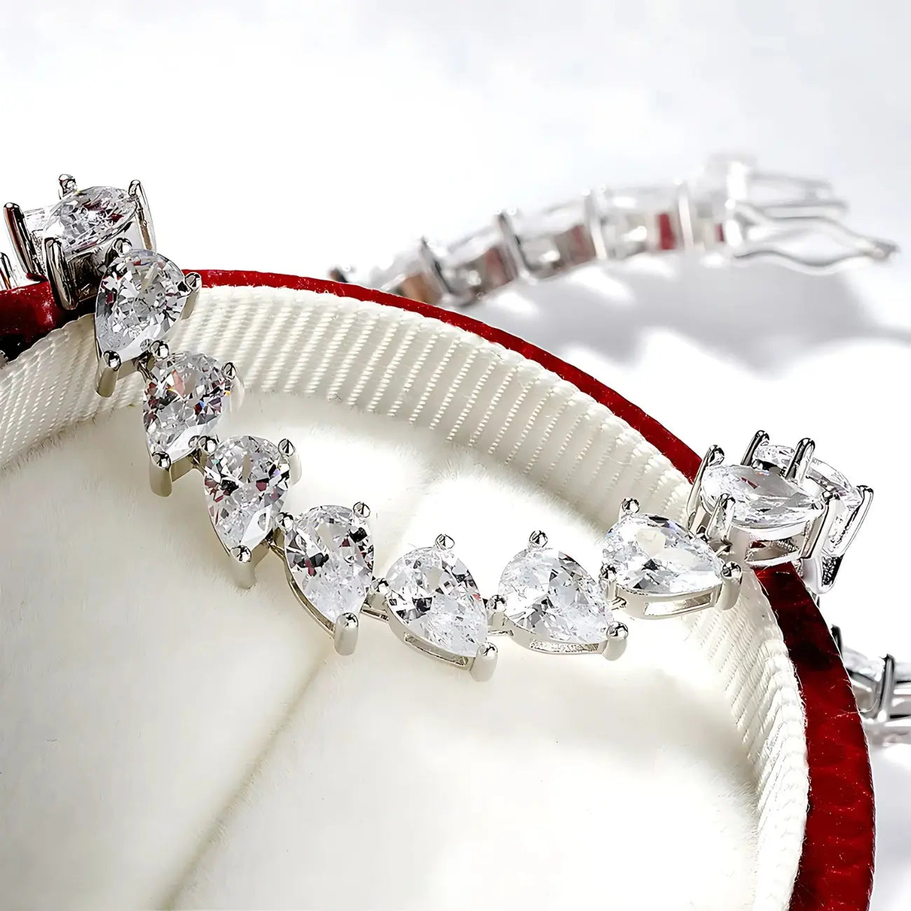 925er-Silber Moissanit Teardrop Armband "Candice" - Pearlsey