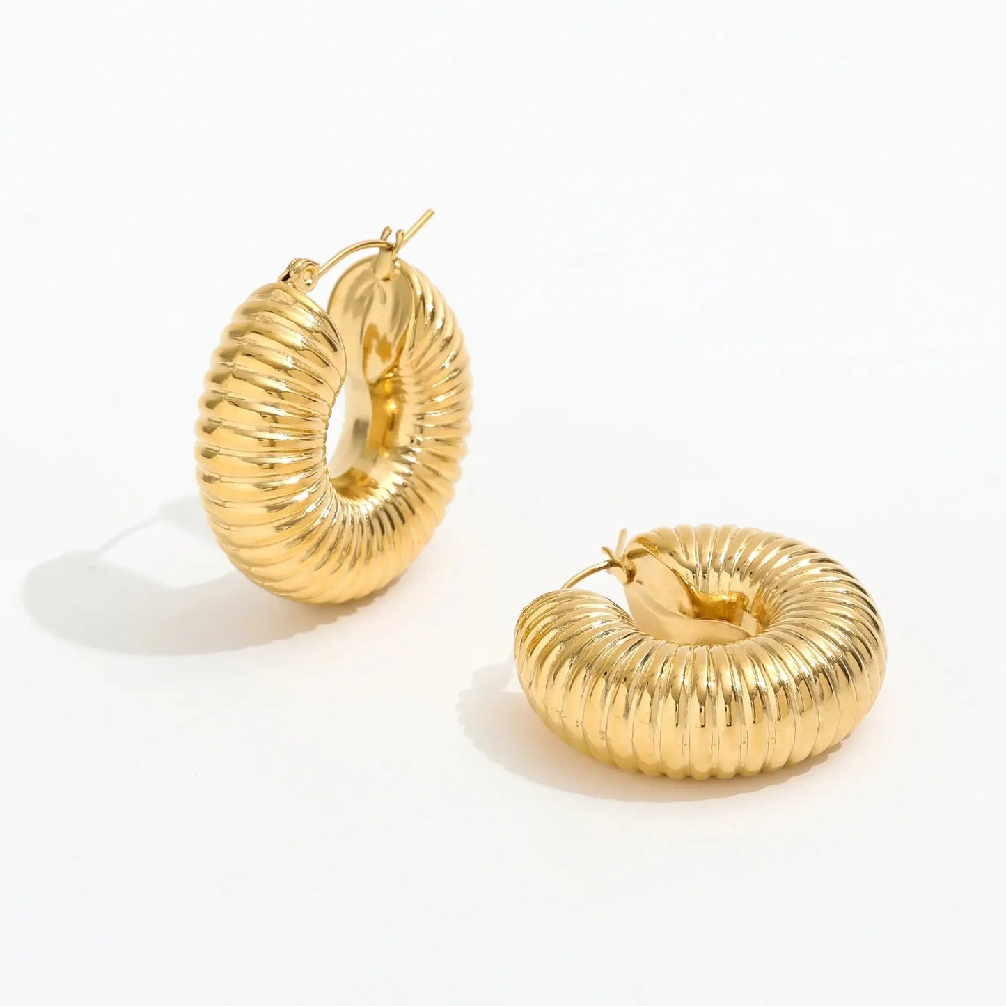 Chunky Scallop Hoops-18 Karat - Pearlsey