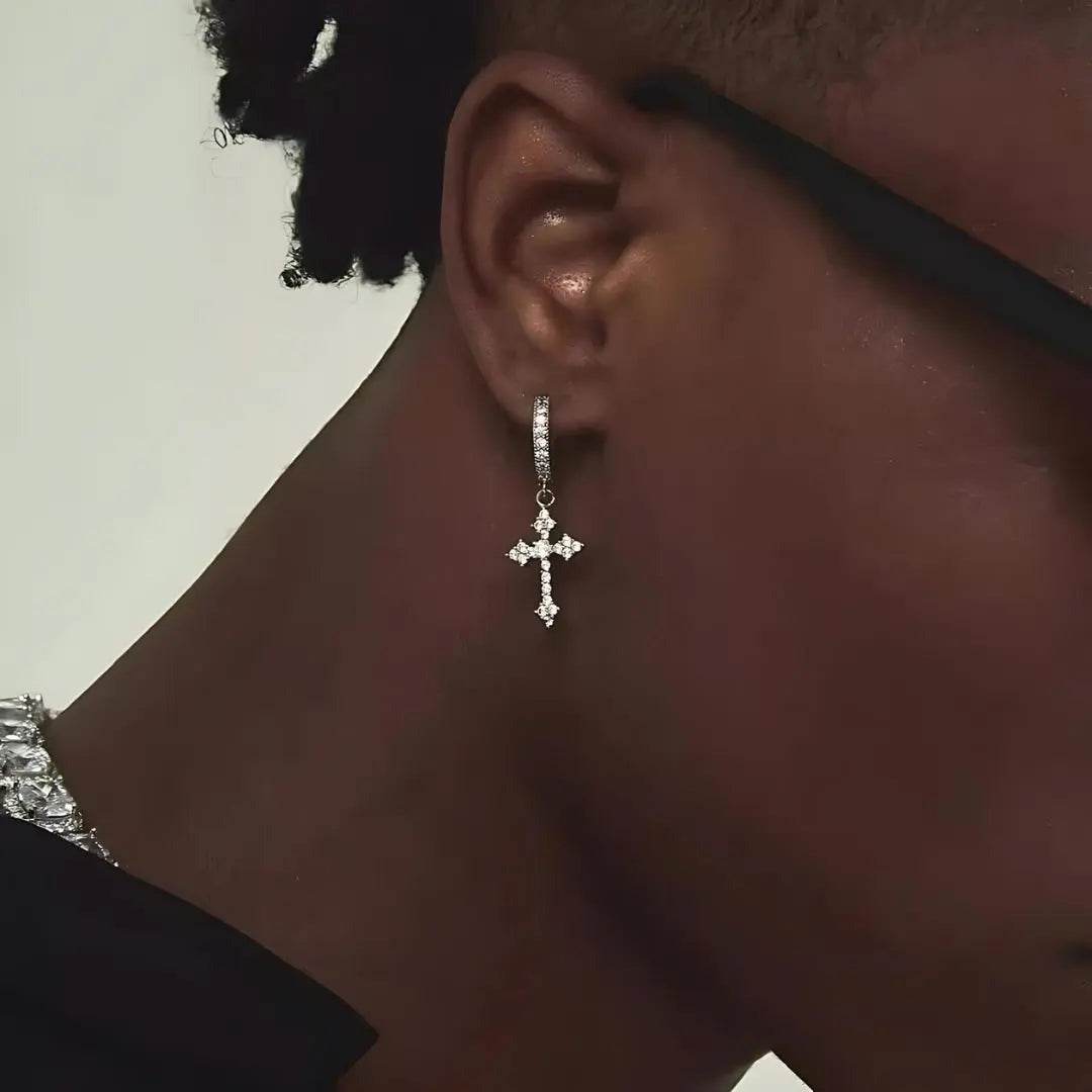 Creolen mit Kreuzanhänger und Moissanitsteinbesatz - Pearlsey