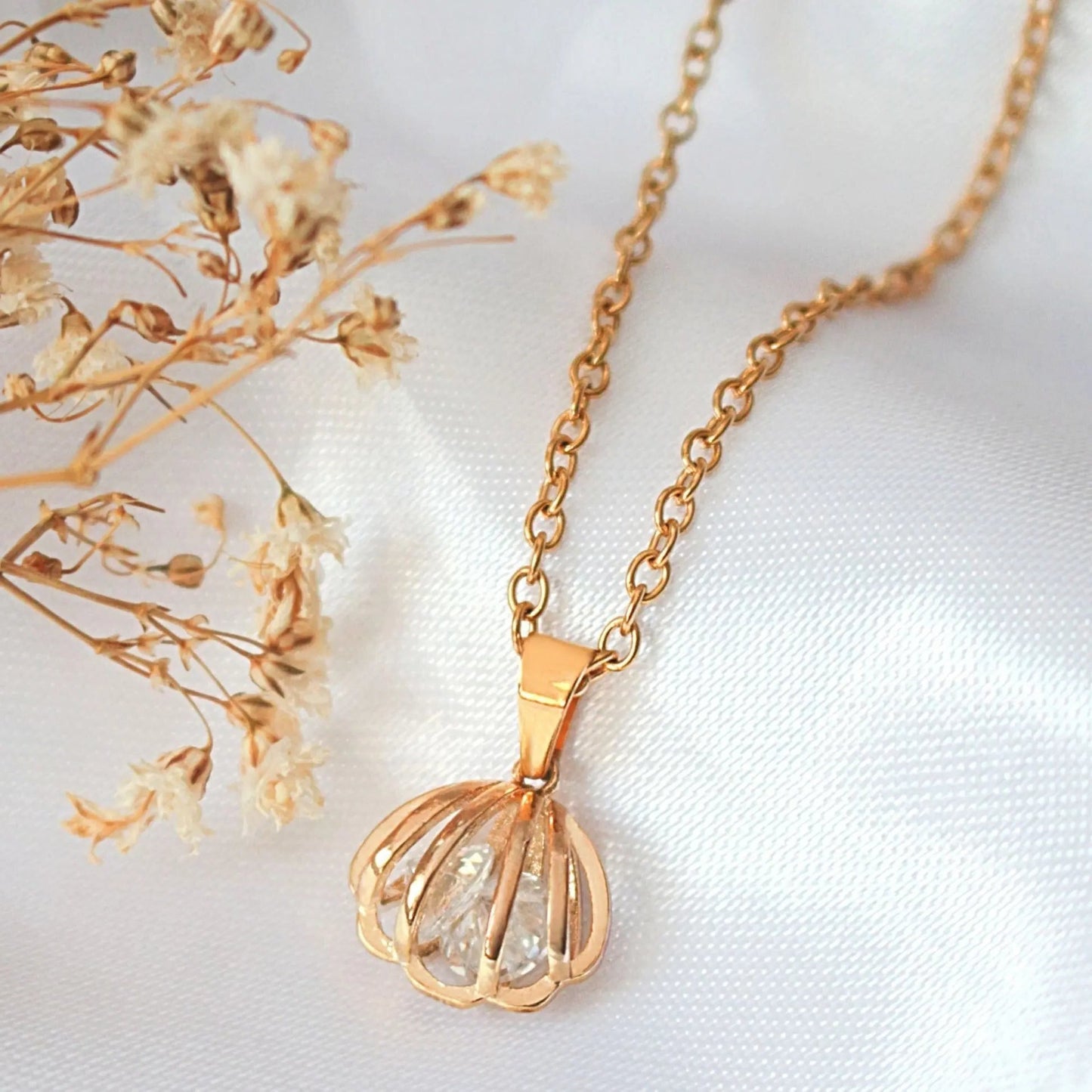 Halskette mit Muschelanhänger "Ocean Treasure" -24k vergoldet - Pearlsey