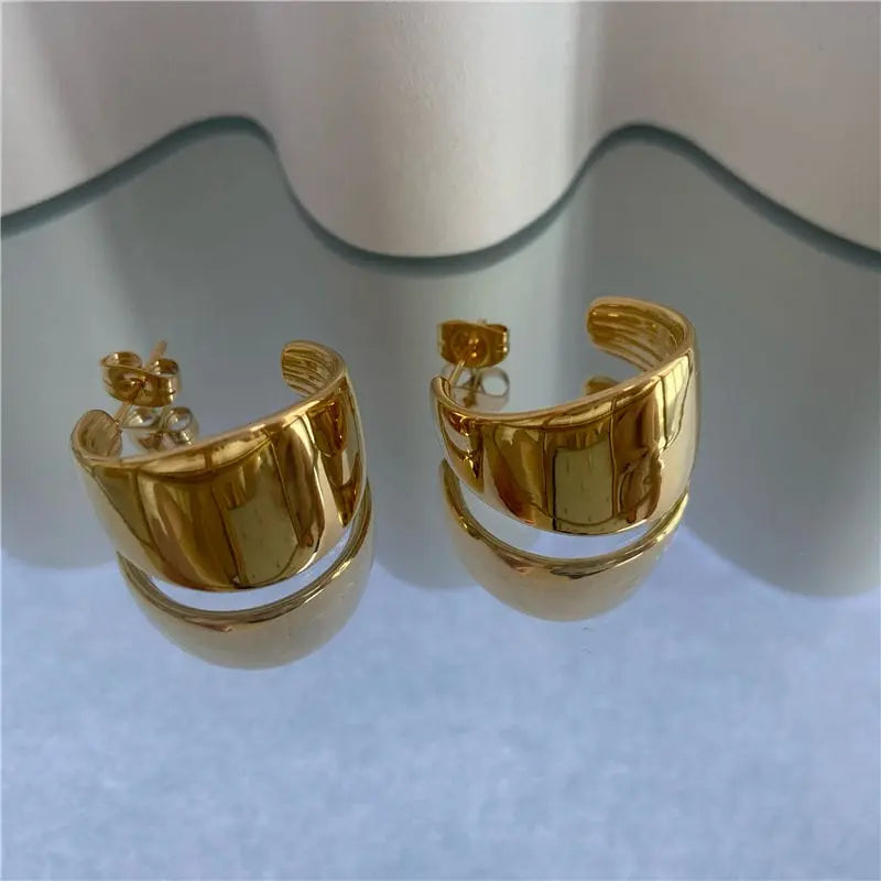 Mittelgroße Creolen mit poliertem Gold "Ariel" - 18k - Pearlsey