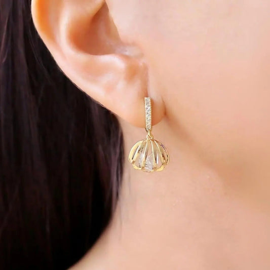 Muschelförmige Ohrringe "Ocean Treasure" mit feinem Zirkonia Stein-24k - Pearlsey