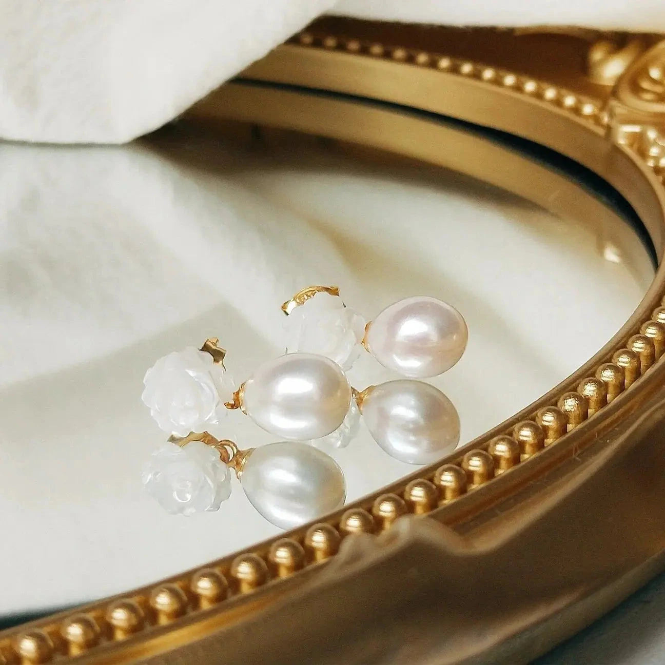 Pearl Rose Teardrop Steckerohrringe - Pearlsey