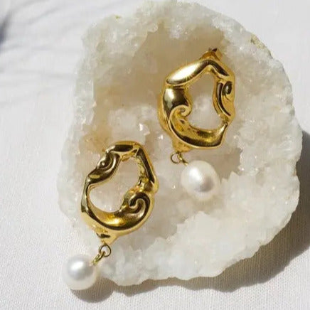 Twisted Gold Hoops "Jove" mit Perle - Pearlsey