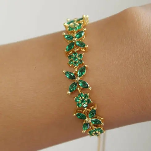 Edles Armband mit feinen Zirkoniasteinen im Blumenmuster - Pearlsey